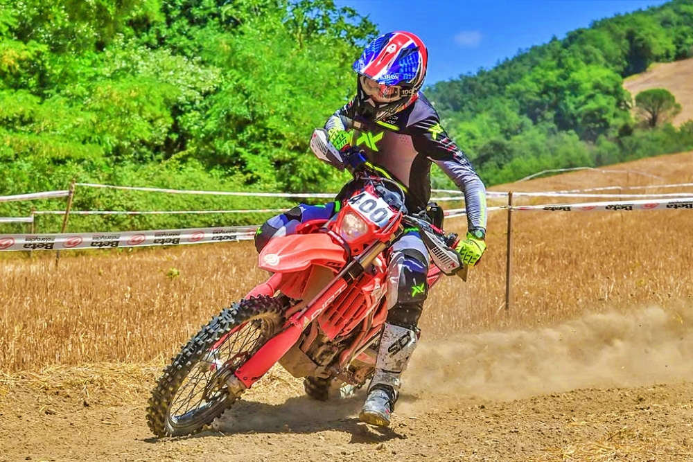 Danilo Sfalsim conquistou excelentes resultados na Itália - Foto: Soloenduro