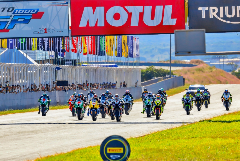 GP Motul terá 12 corridas em 8 categorias na pista de Interlagos - Foto: Moto1000GP/Grelak Comunicação