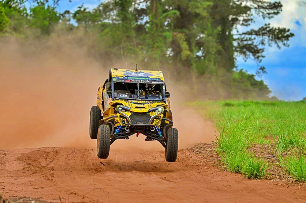 Bruno Varela foi o mais rápido entre os UTVs - Foto: Nelson Santos Jr/PhotoAction